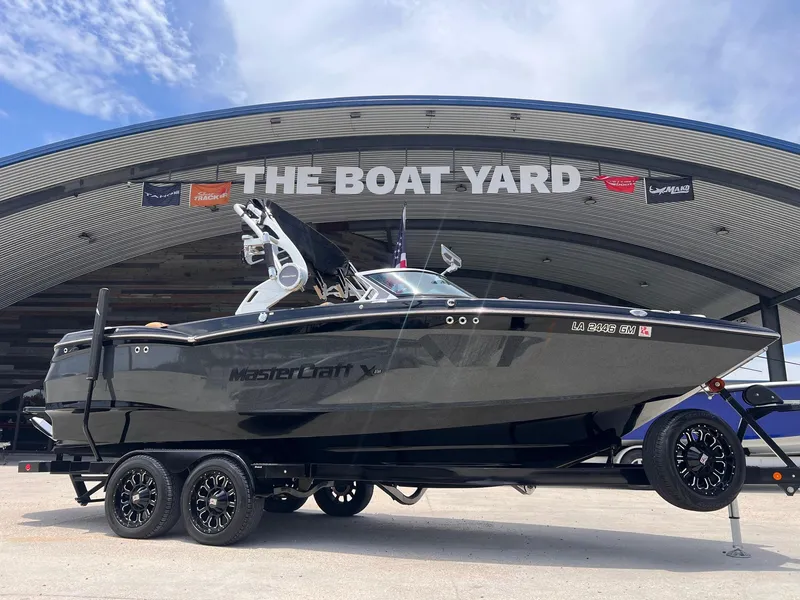 Slide: The Image of MasterCraft XStar 2020 - 1