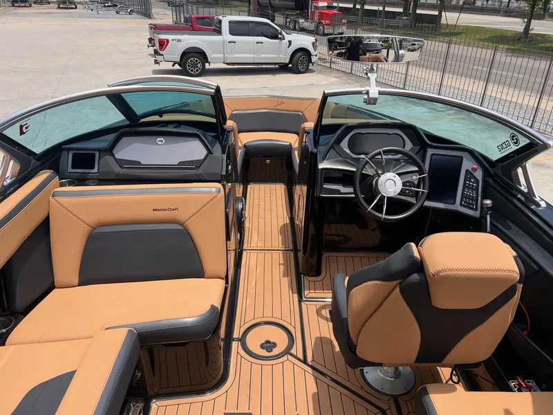 Slide: The Image of MasterCraft XStar 2020 - 14