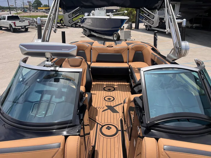 Slide: The Image of MasterCraft XStar 2020 - 15