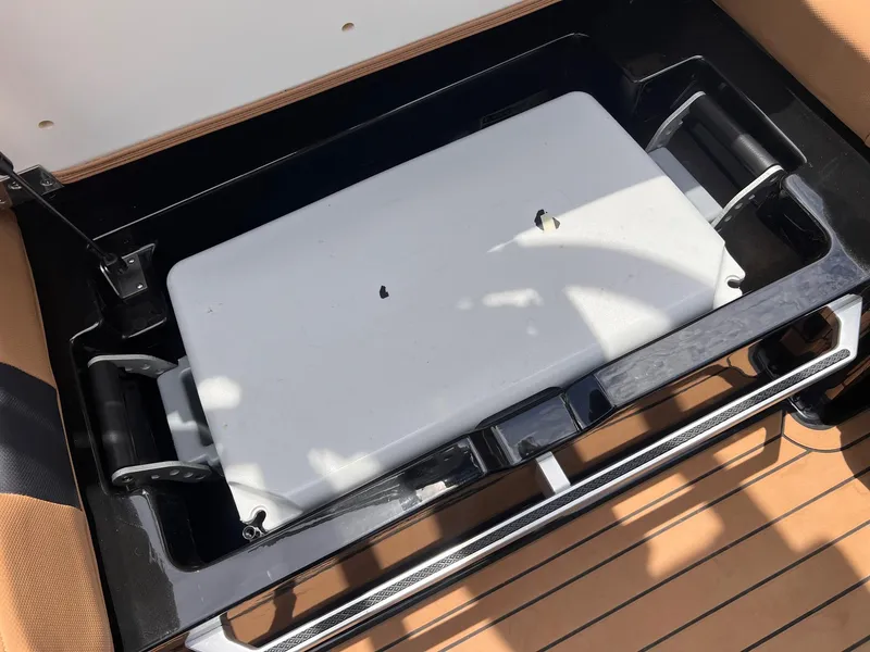 Slide: The Image of MasterCraft XStar 2020 - 16