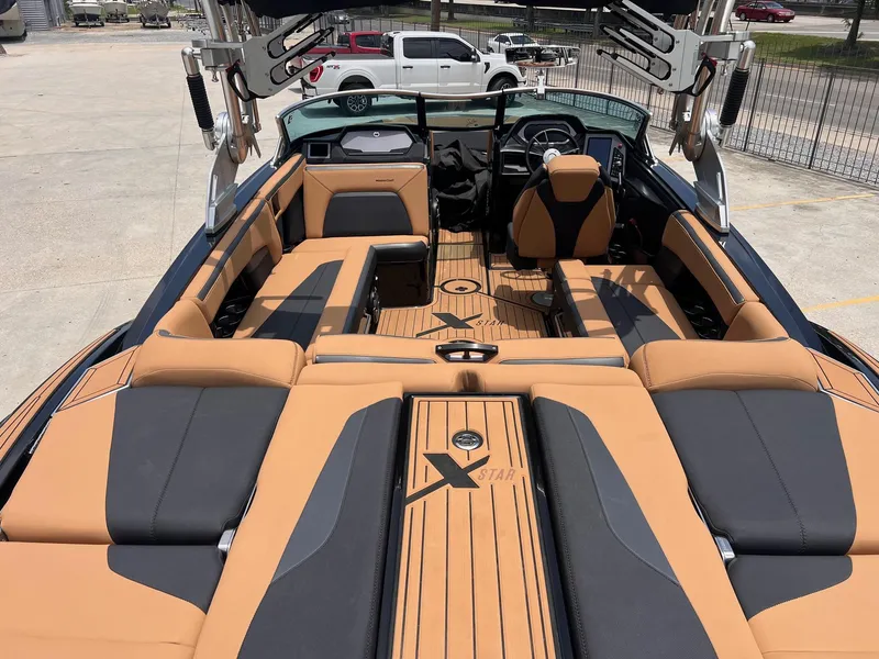 Slide: The Image of MasterCraft XStar 2020 - 6