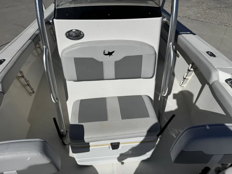 Slide: The Image of Mako 214 Center Console 2020 - 14