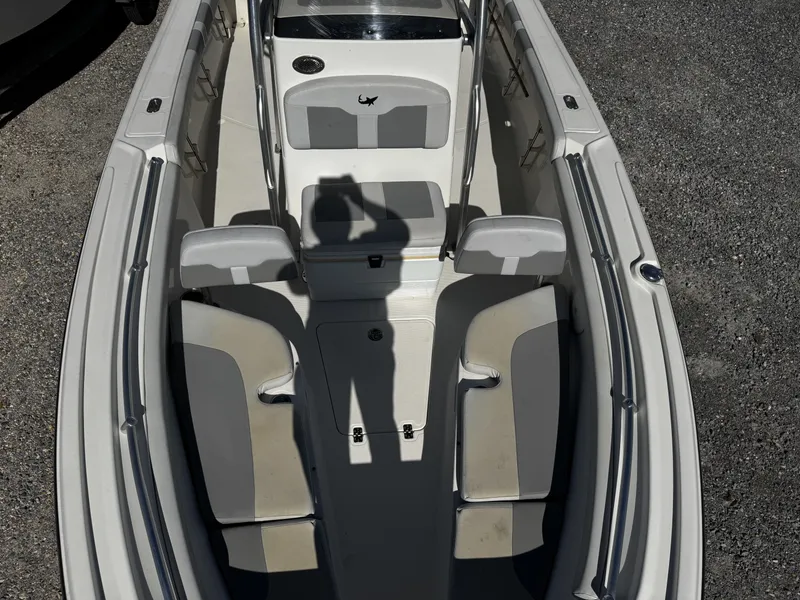 Slide: The Image of Mako 214 Center Console 2020 - 15