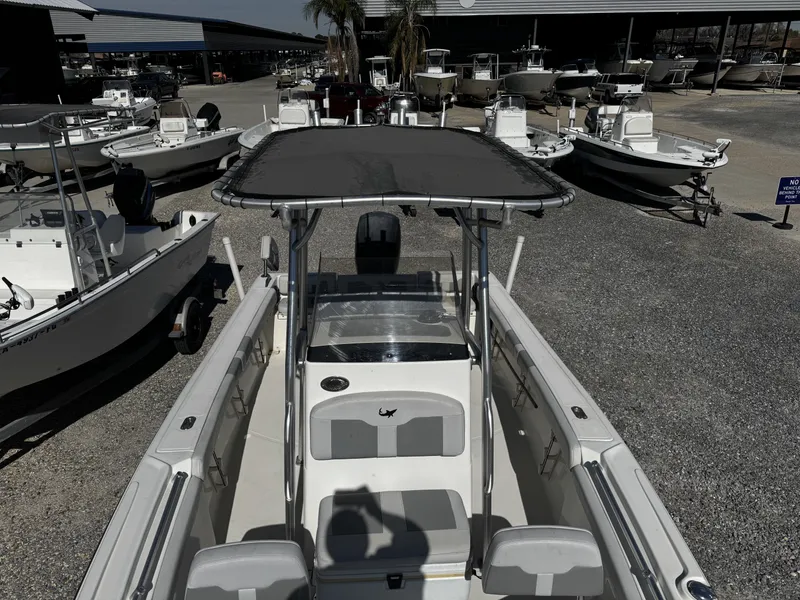 Slide: The Image of Mako 214 Center Console 2020 - 16