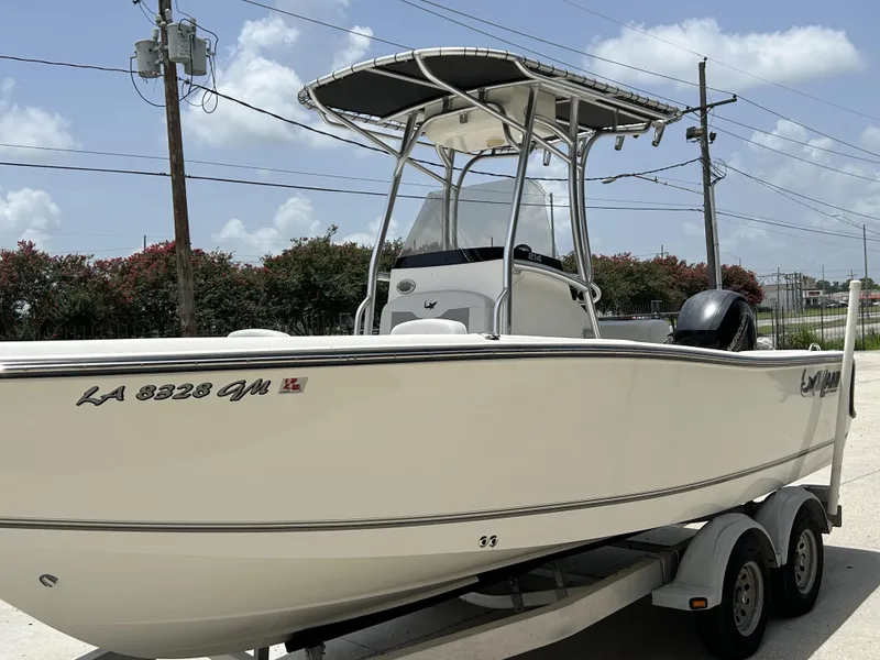 Slide: The Image of Mako 214 Center Console 2020 - 4