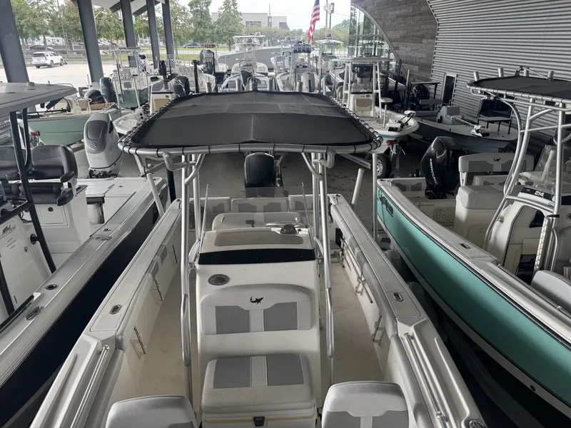 Slide: The Image of Mako 214 Center Console 2020 - 6