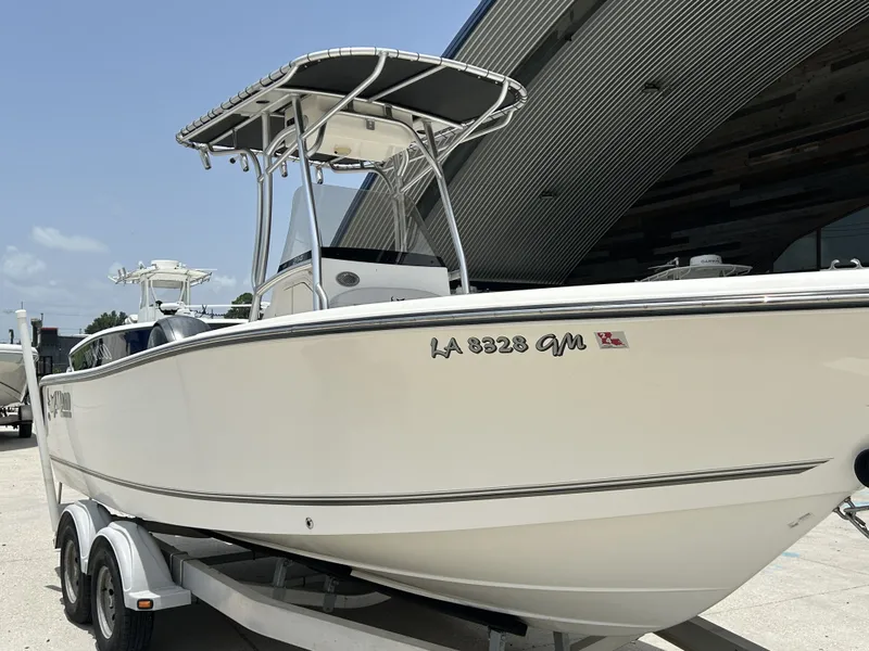 Slide: The Image of Mako 214 Center Console 2020 - 8