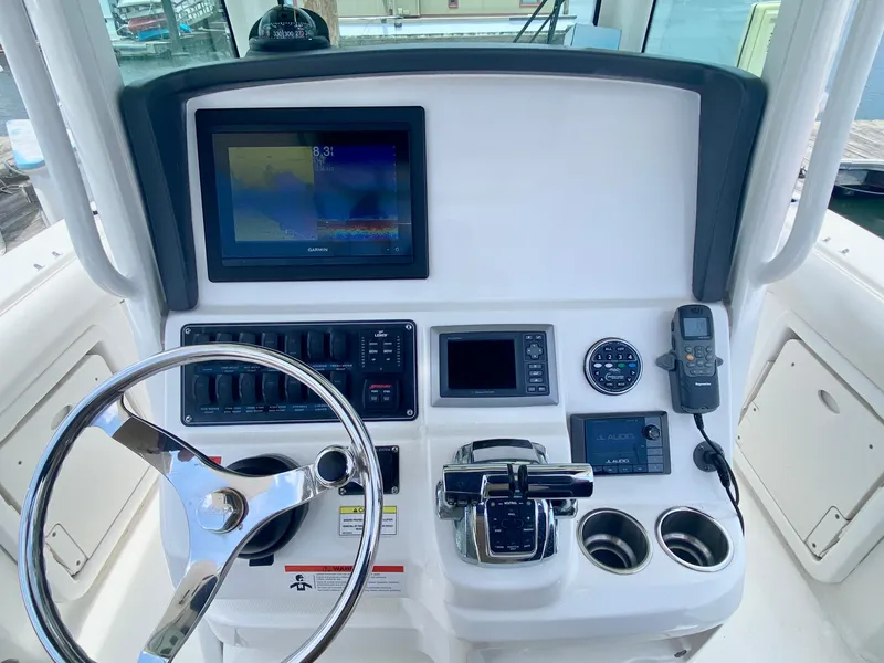 Slide: The Image of Boston Whaler 250 Outrage 2013 - 17