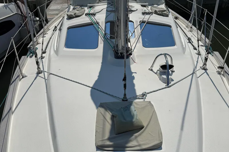 Slide: The Image of Deck view of 2006 Southerly 115 Mk IV sailboat with rigging and hatches. - 26