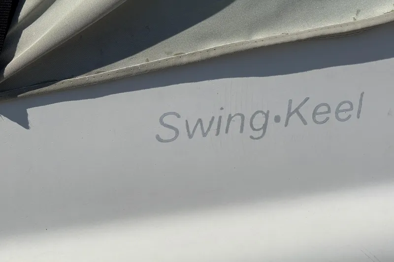 Slide: The Image of Southerly 115 Mk IV 2006 sailboat with "Swing Keel" text on hull. - 29
