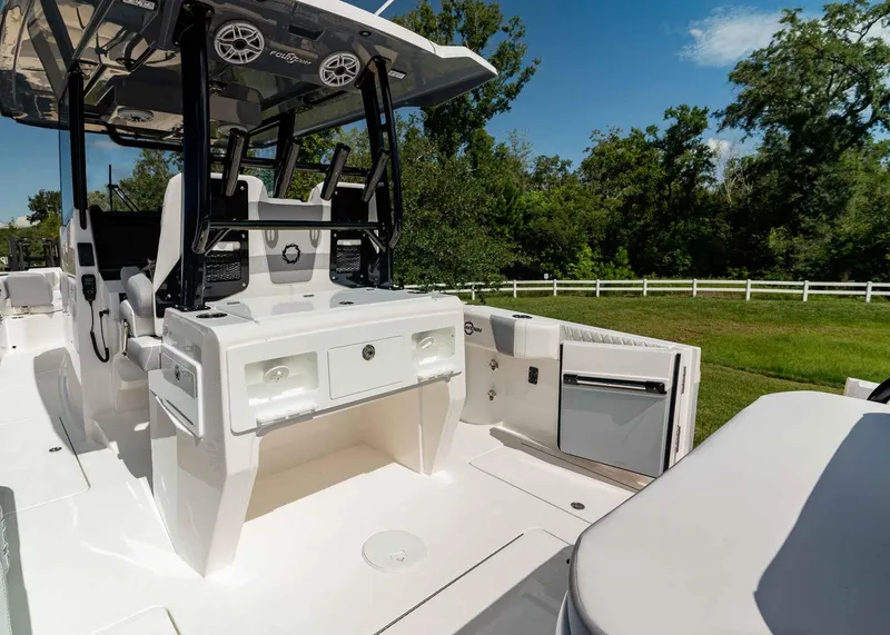 Slide: The Image of Fountain 32 NX 2025 - 15