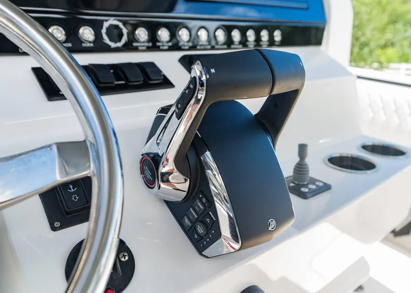 Slide: The Image of Fountain 32 NX 2025 - 18