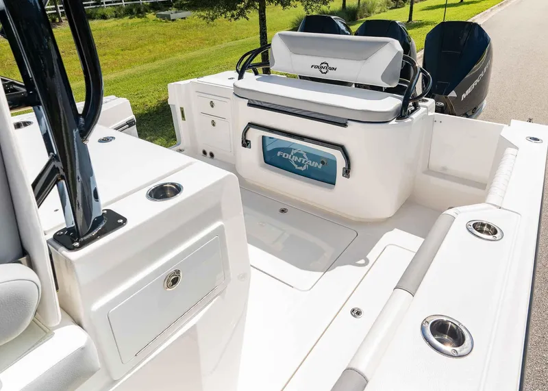 Slide: The Image of Fountain 32 NX 2025 - 24