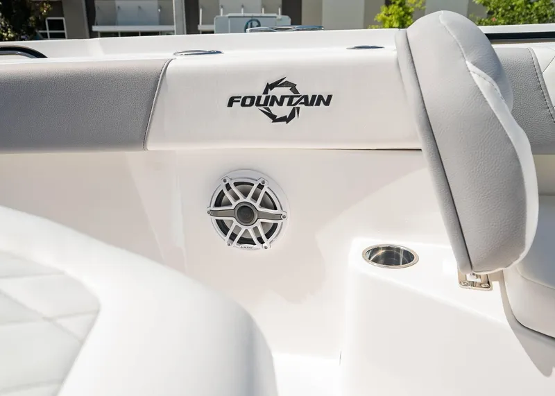 Slide: The Image of Fountain 32 NX 2025 - 28