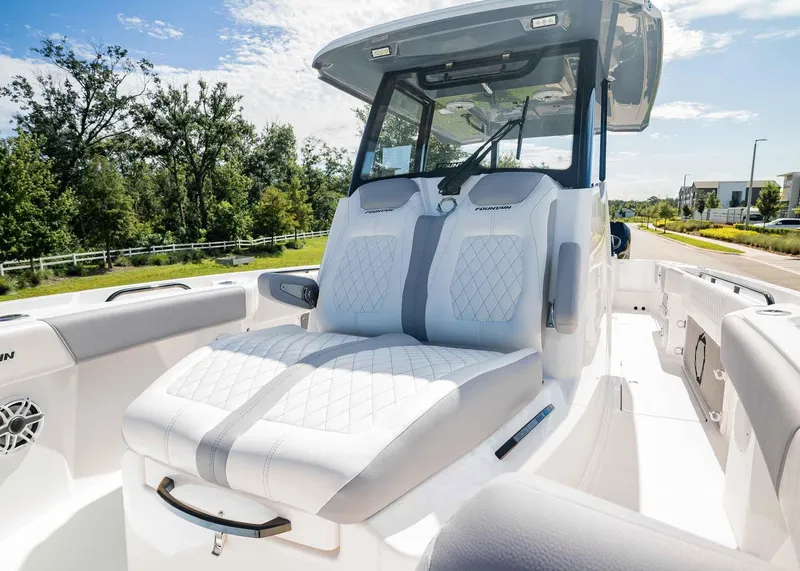 Slide: The Image of Fountain 32 NX 2025 - 29