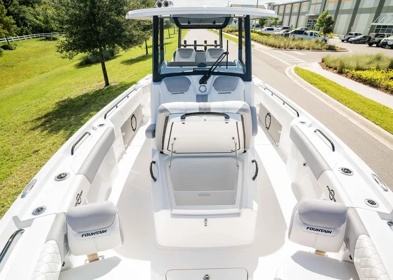 Slide: The Image of Fountain 32 NX 2025 - 30