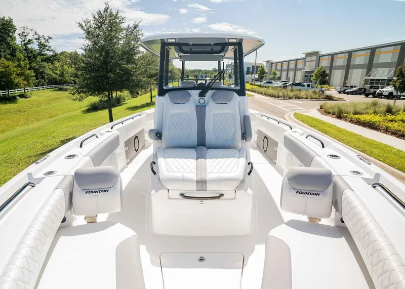 Slide: The Image of Fountain 32 NX 2025 - 31