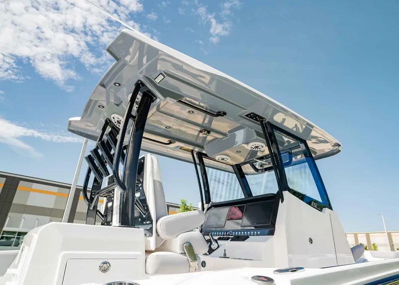 Slide: The Image of Fountain 32 NX 2025 - 5