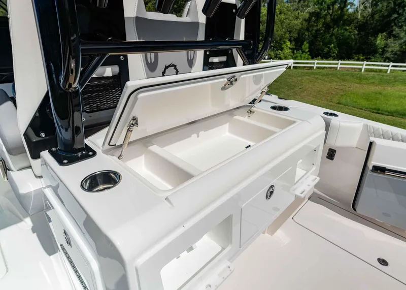 Slide: The Image of Fountain 32 NX 2025 - 7