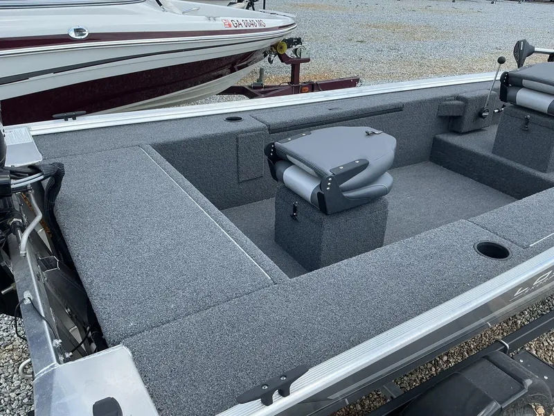 Slide: The Image of Lowe Stryker SS 2024 - 10