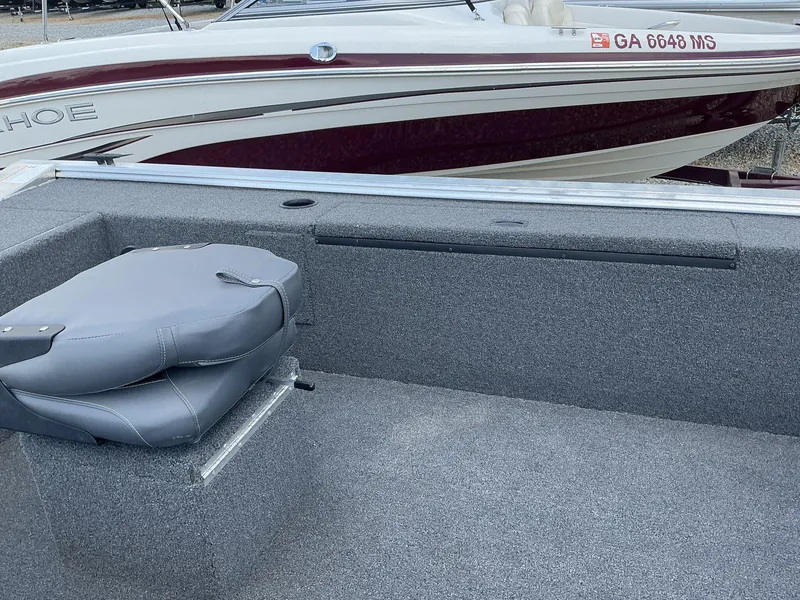 Slide: The Image of Lowe Stryker SS 2024 - 3