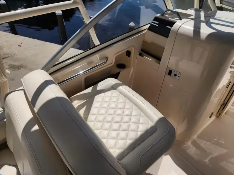 Slide: The Image of Grady-White Freedom 235 2018 - 11