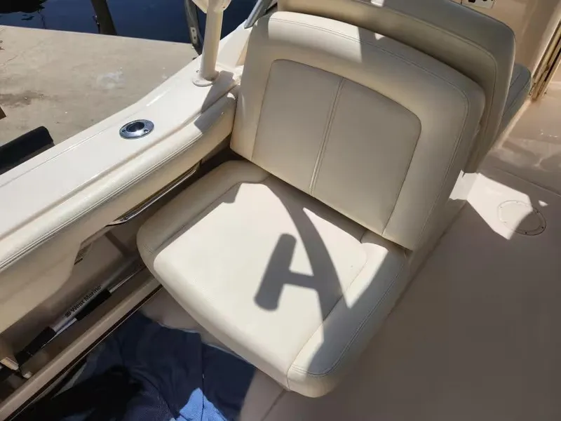 Slide: The Image of Grady-White Freedom 235 2018 - 12