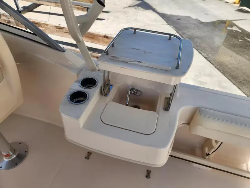 Slide: The Image of Grady-White Freedom 235 2018 - 13