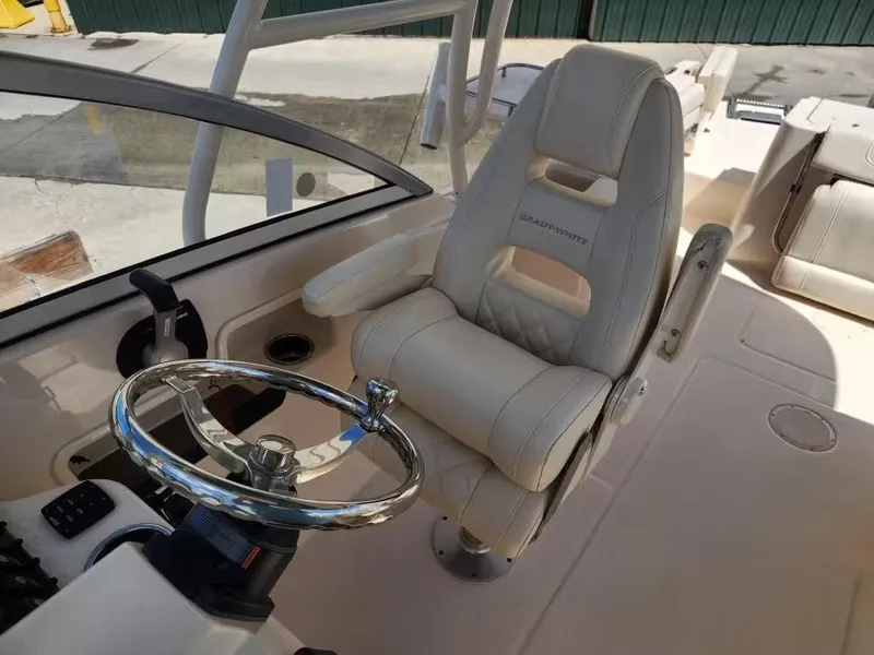 Slide: The Image of Grady-White Freedom 235 2018 - 8