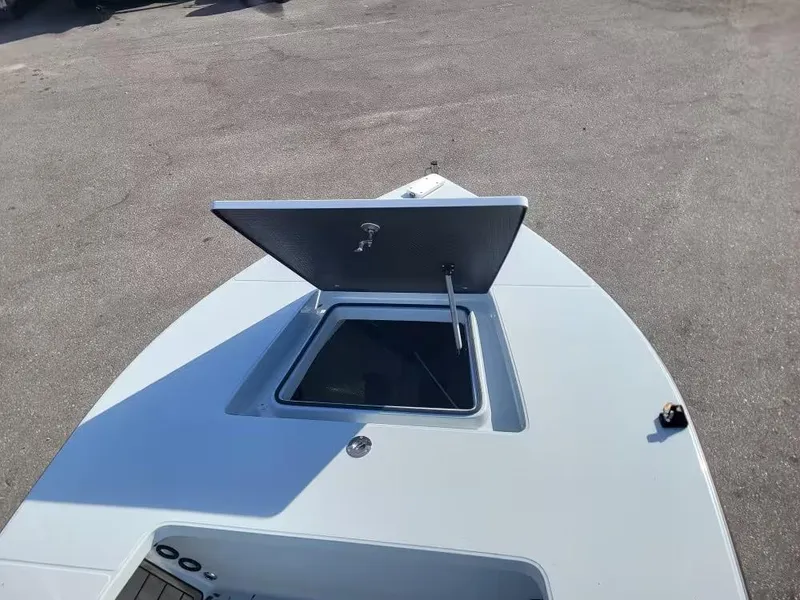 Slide: The Image of East Cape Evo V 2025 - 10