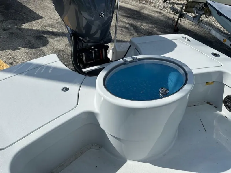 Slide: The Image of East Cape 2500 Hybrid 2025 - 10