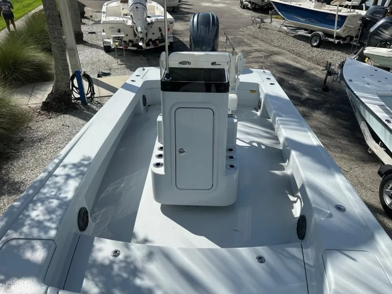 Slide: The Image of East Cape 2500 Hybrid 2025 - 6