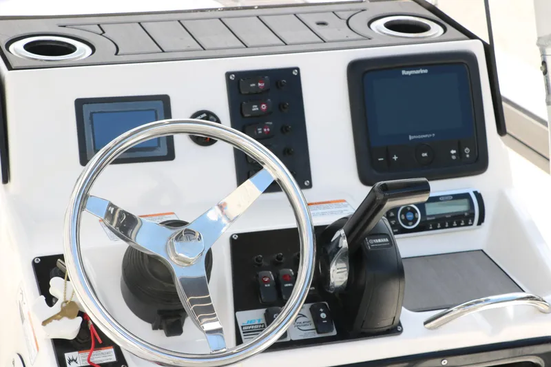 Slide: The Image of Yamaha 190 Fish 2018 - 13