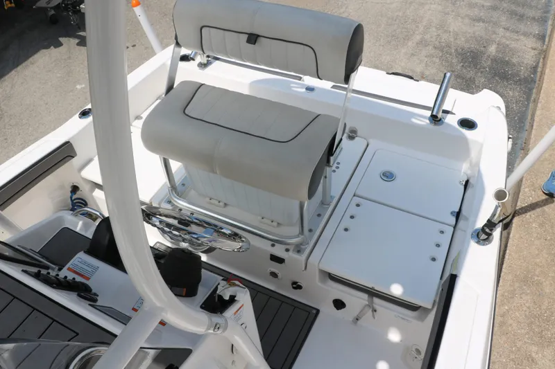 Slide: The Image of Yamaha 190 Fish 2018 - 21