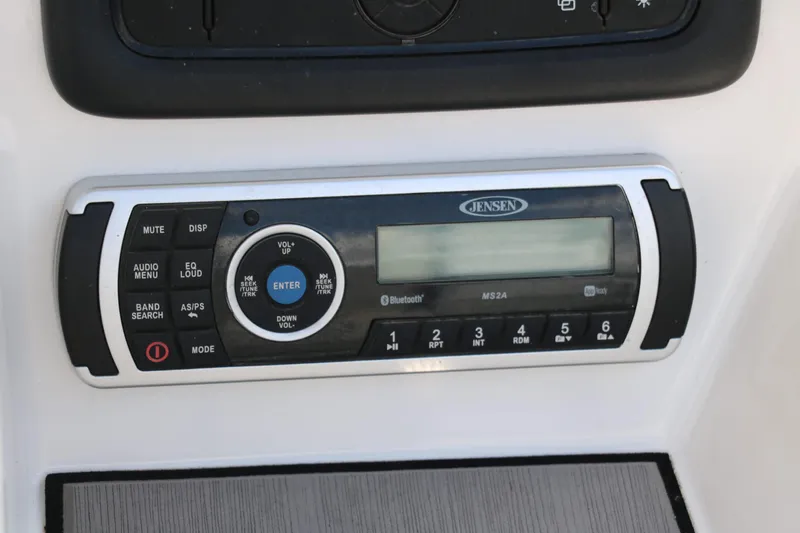 Slide: The Image of Yamaha 190 Fish 2018 - 27