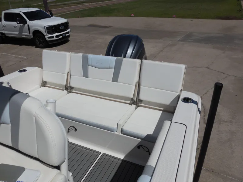 Slide: The Image of Robalo R230 Center Console 2023 - 12