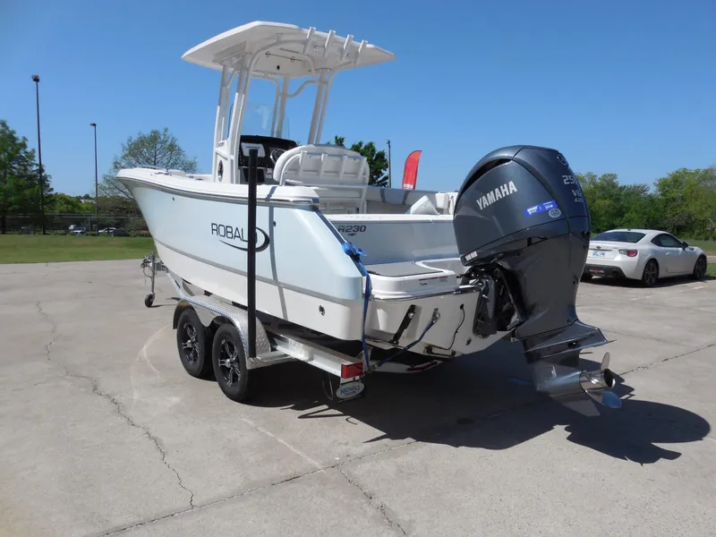 Slide: The Image of Robalo R230 Center Console 2023 - 5