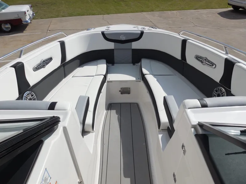 Slide: The Image of Chaparral 30 Surf 2023 - 12