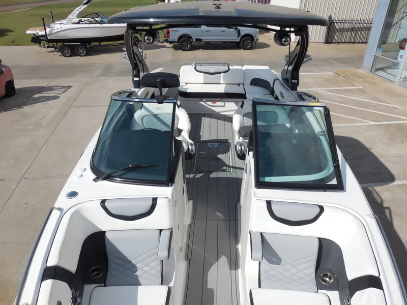 Slide: The Image of Chaparral 30 Surf 2023 - 13