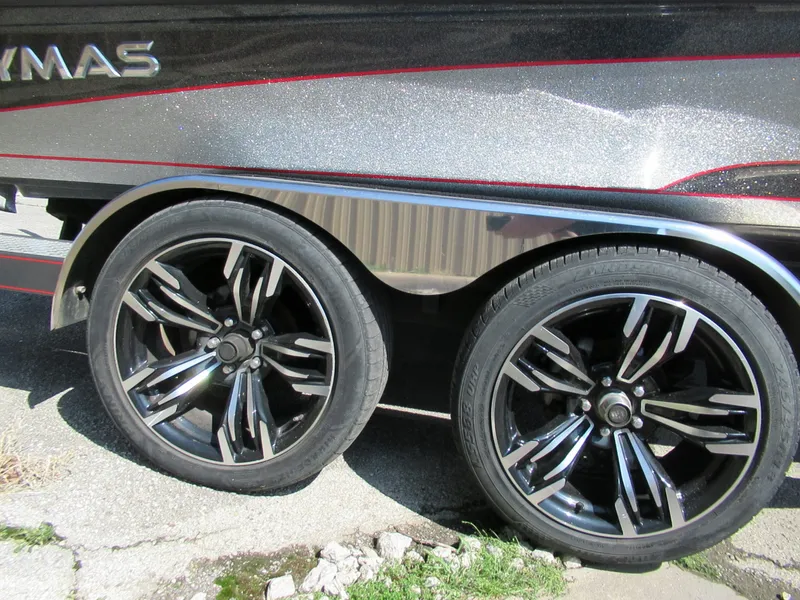 Slide: The Image of Caymas CX 21 PRO 2021 - 13