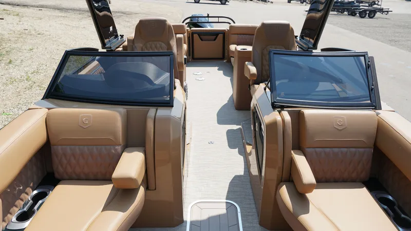 Slide: The Image of Godfrey Sanpan SP2700SBW 2025 - 23