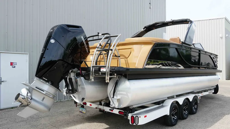 Slide: The Image of Godfrey Sanpan SP2700SBW 2025 - 4