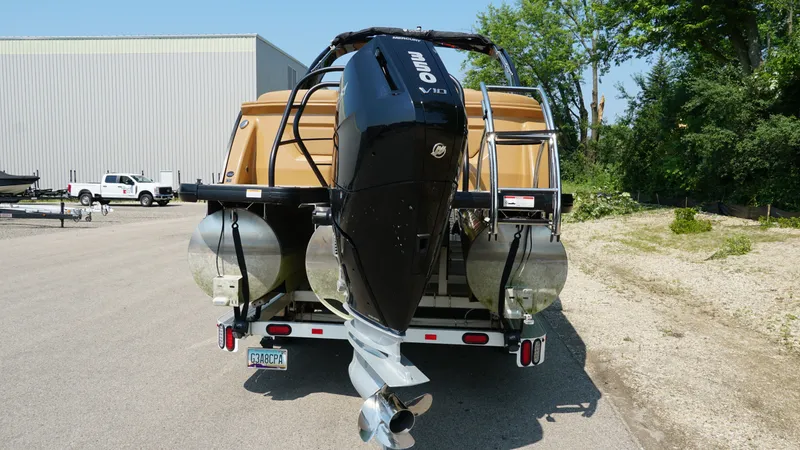 Slide: The Image of Godfrey Sanpan SP2700SBW 2025 - 5