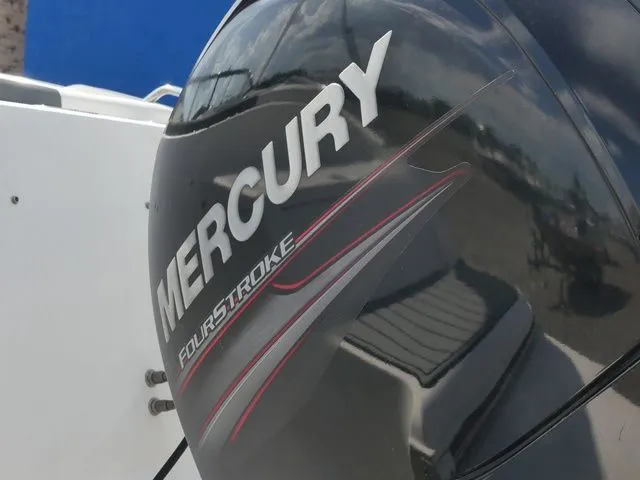 Slide: The Image of Bayliner 210 Deck Boat 2019 - 11