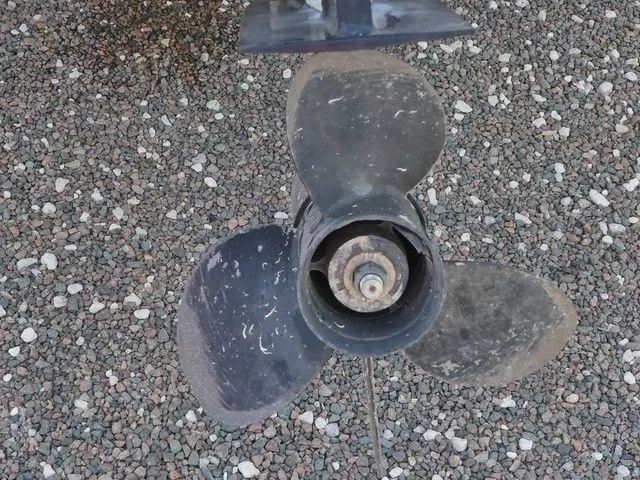 Slide: The Image of Bayliner 210 Deck Boat 2019 - 13