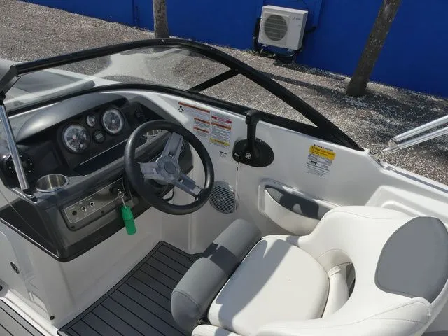Slide: The Image of Bayliner 210 Deck Boat 2019 - 18
