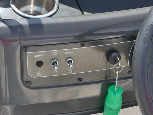 Slide: The Image of Bayliner 210 Deck Boat 2019 - 21