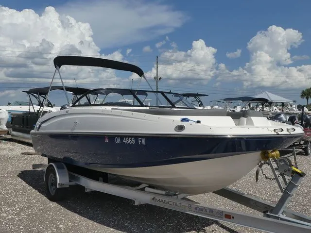 Slide: The Image of Bayliner 210 Deck Boat 2019 - 3