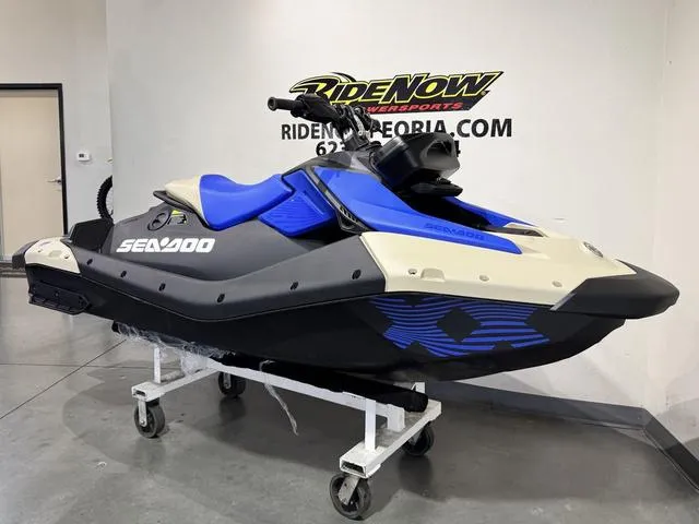 Slide: The Image of Sea-Doo Sparktrixx 2025 - 6