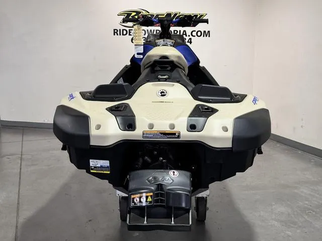 Slide: The Image of Sea-Doo Sparktrixx 2025 - 8